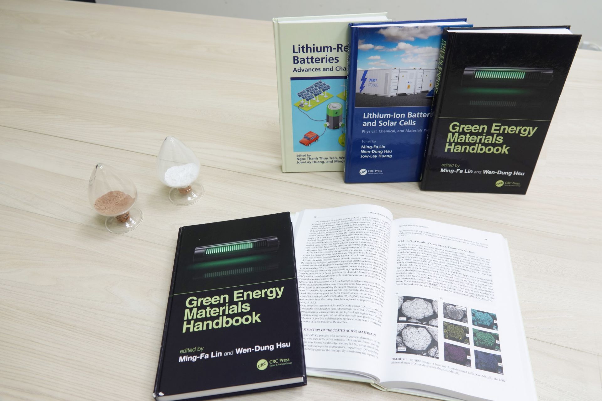 整合國內外頂尖學者研究　致力研發關鍵綠能材料　成大跨維綠能材料研究中心出版國際綠能系列專書