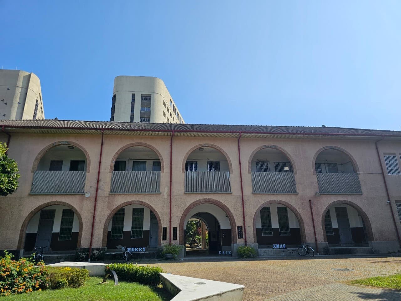 Department of Electrical Engineering at NCKU faces intense competition in admissions due to its innovative teaching and research