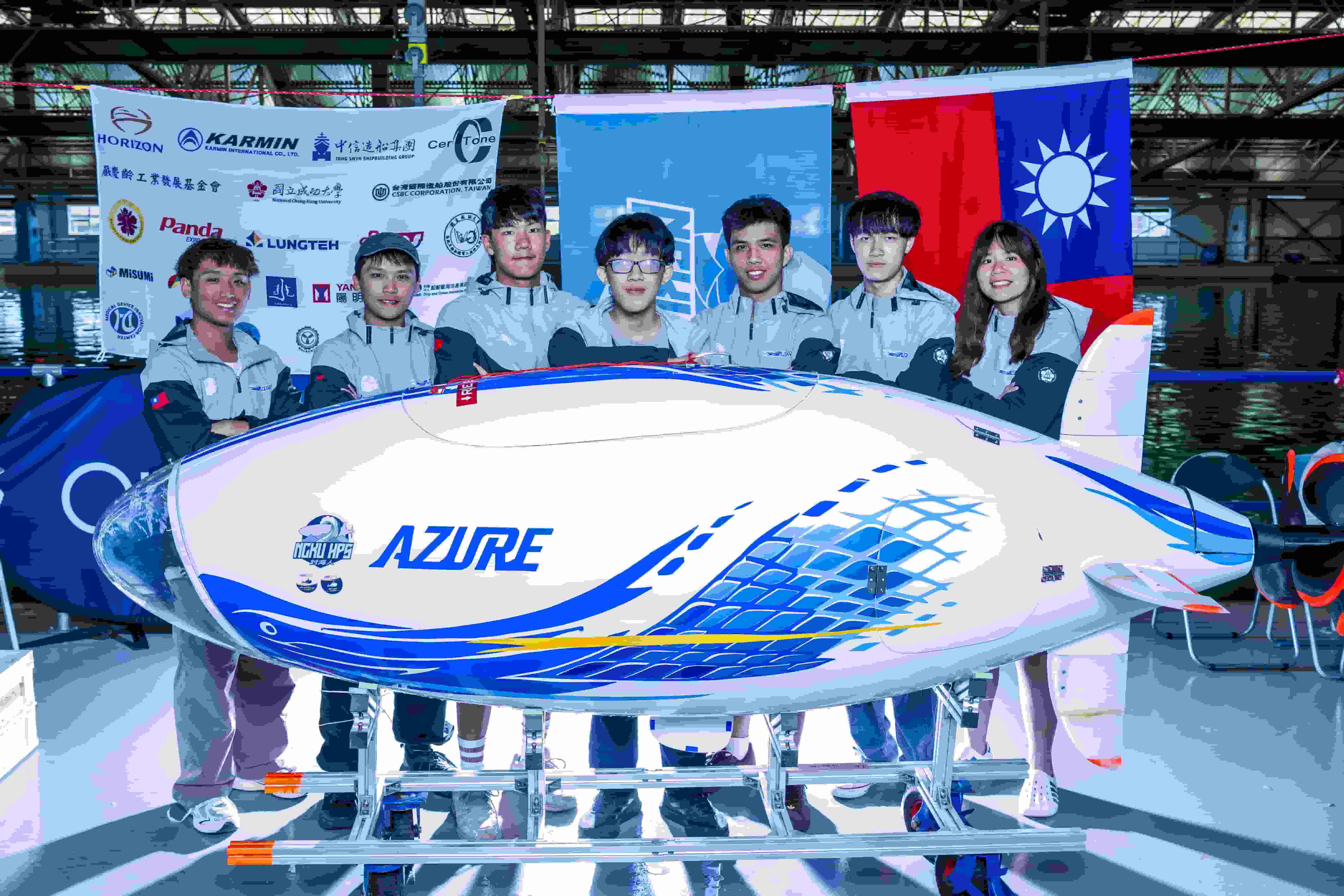 成大「討海人」團隊挺進 2026 歐洲人力潛艇大賽 Azure 蔚藍號刷新隊史紀錄
